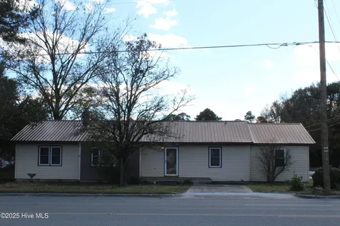 513 W Main Street Beulaville NC 28518