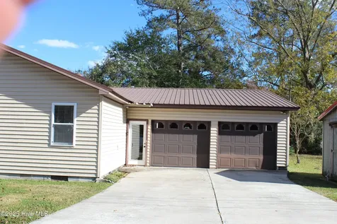 513 W Main Street Beulaville NC 28518