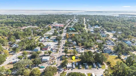 1205 N Howe Street Southport NC 28461