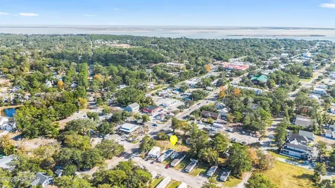 1205 N Howe Street Southport NC 28461