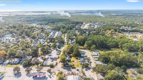 1205 N Howe Street Southport NC 28461