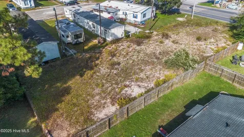 1205 N Howe Street Southport NC 28461