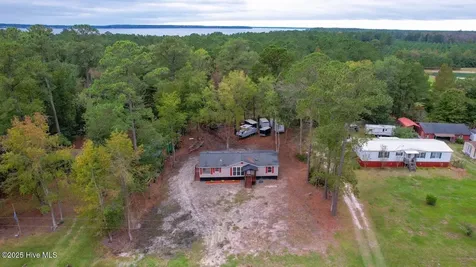 270 Duck Creek Road Washington NC 27889