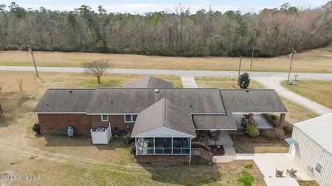 16 Port Side Lane Belhaven NC 27810
