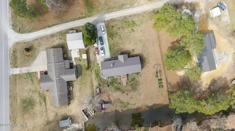 16 Port Side Lane Belhaven NC 27810