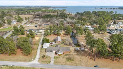 16 Port Side Lane Belhaven NC 27810