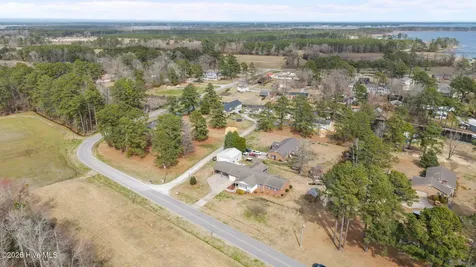 16 Port Side Lane Belhaven NC 27810