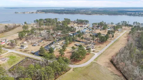 16 Port Side Lane Belhaven NC 27810