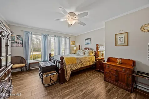 16 Port Side Lane Belhaven NC 27810