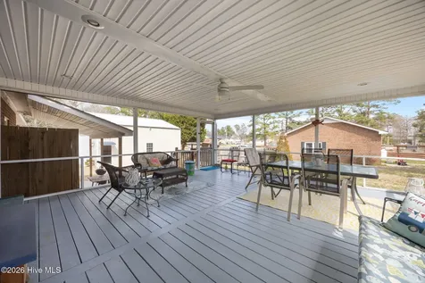 16 Port Side Lane Belhaven NC 27810