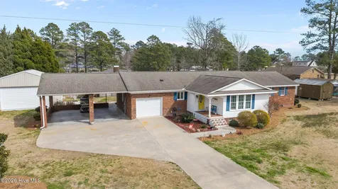 16 Port Side Lane Belhaven NC 27810