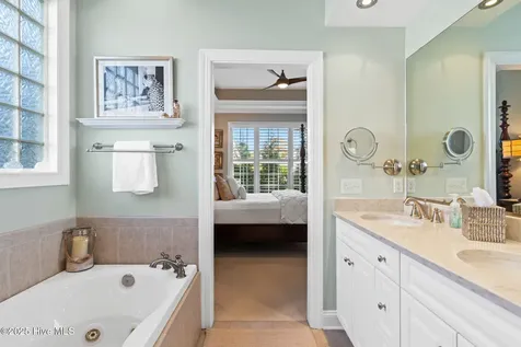 4223 W Tanager Court SE Southport NC 28461