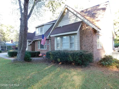 510 S Wilkinson Drive Laurinburg NC 28352