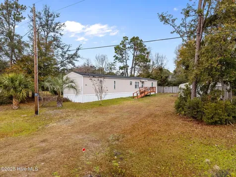 4568 Cedar Street SE Southport NC 28461