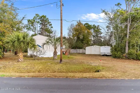 4568 Cedar Street SE Southport NC 28461