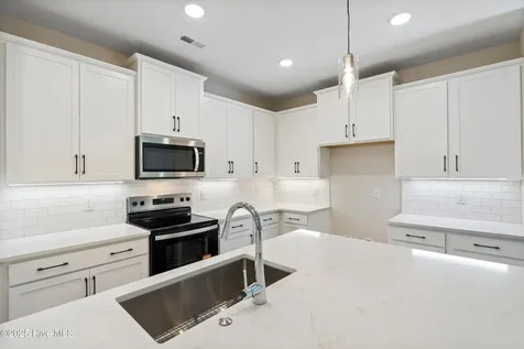 822 Red Sky Drive NE Winnabow NC 28479