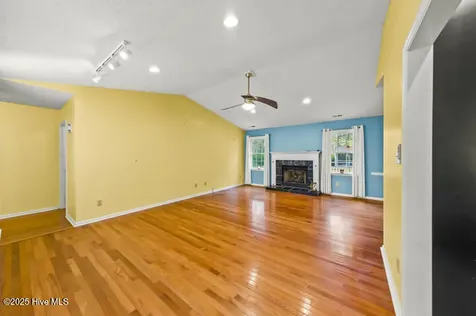 9314 Doris Drive Oriental NC 28571