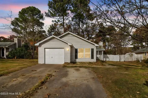 1132 Hoke Loop Road Fayetteville NC 28314