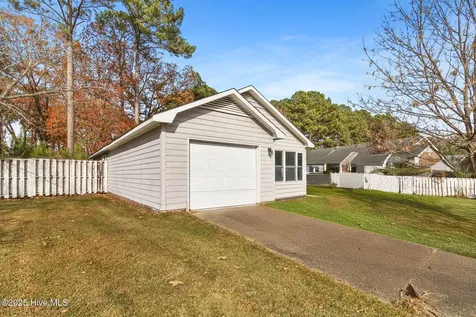 1132 Hoke Loop Road Fayetteville NC 28314