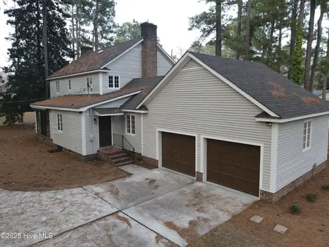 511 S Wilkinson Drive Laurinburg NC 28352