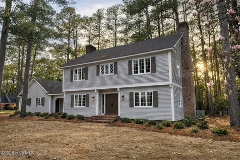 511 S Wilkinson Drive Laurinburg NC 28352