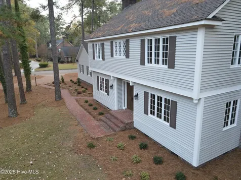 511 S Wilkinson Drive Laurinburg NC 28352