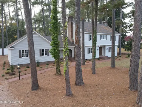 511 S Wilkinson Drive Laurinburg NC 28352