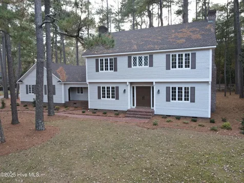 511 S Wilkinson Drive Laurinburg NC 28352