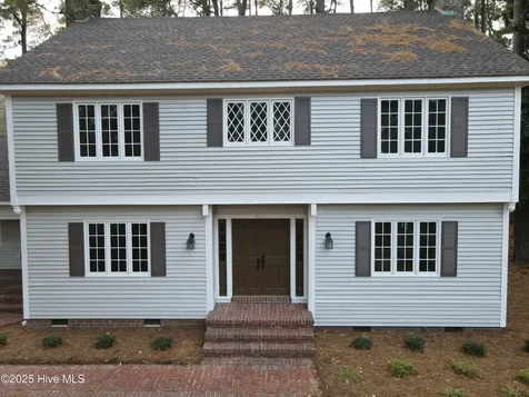 511 S Wilkinson Drive Laurinburg NC 28352