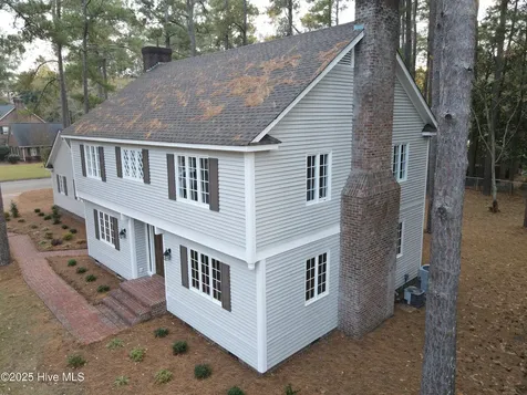 511 S Wilkinson Drive Laurinburg NC 28352
