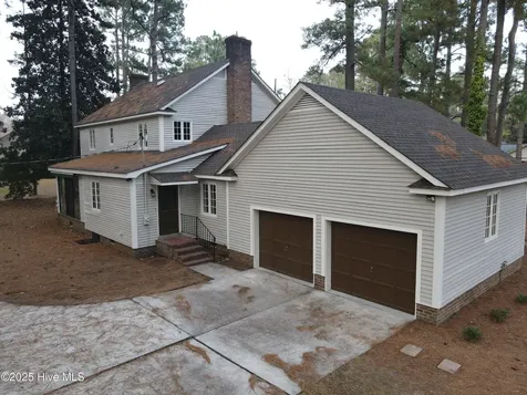 511 S Wilkinson Drive Laurinburg NC 28352