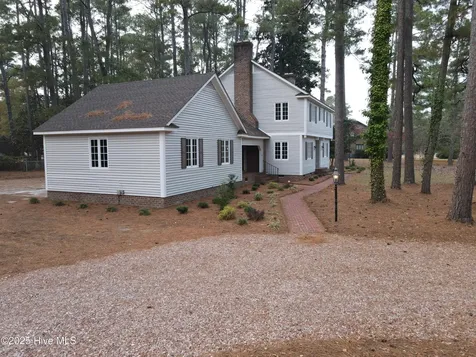 511 S Wilkinson Drive Laurinburg NC 28352
