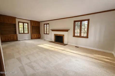 511 S Wilkinson Drive Laurinburg NC 28352