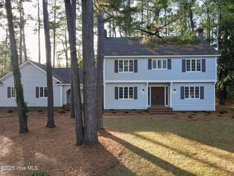 511 S Wilkinson Drive Laurinburg NC 28352