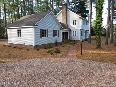 511 S Wilkinson Drive Laurinburg NC 28352