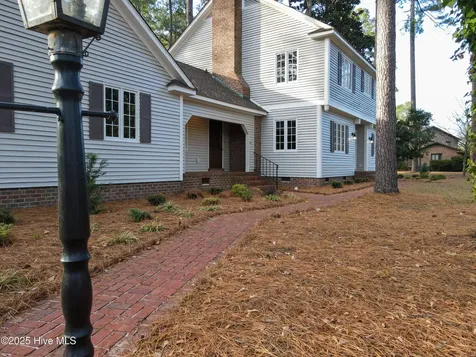 511 S Wilkinson Drive Laurinburg NC 28352