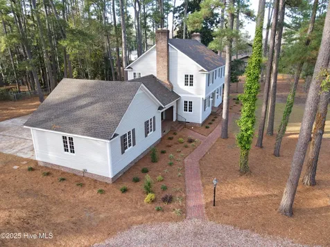 511 S Wilkinson Drive Laurinburg NC 28352