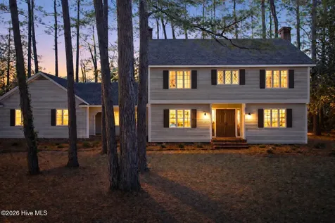 511 S Wilkinson Drive Laurinburg NC 28352