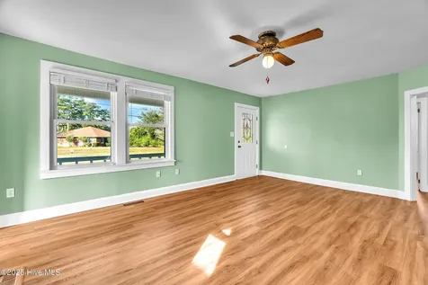 213 Mansfield Parkway Morehead City NC 28557