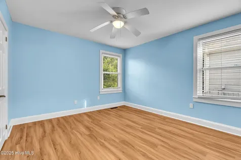 213 Mansfield Parkway Morehead City NC 28557