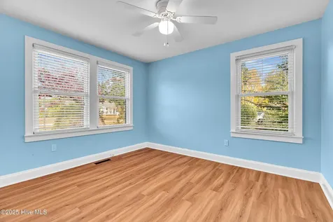 213 Mansfield Parkway Morehead City NC 28557
