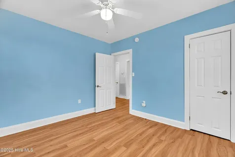213 Mansfield Parkway Morehead City NC 28557