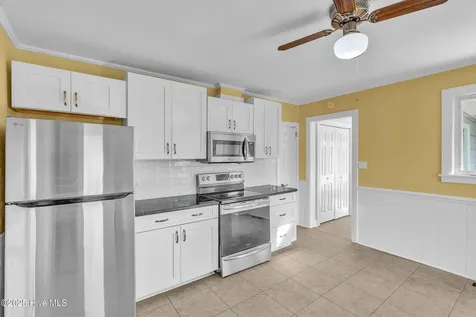 213 Mansfield Parkway Morehead City NC 28557