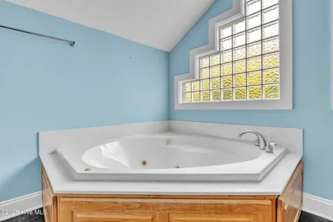 213 Mansfield Parkway Morehead City NC 28557