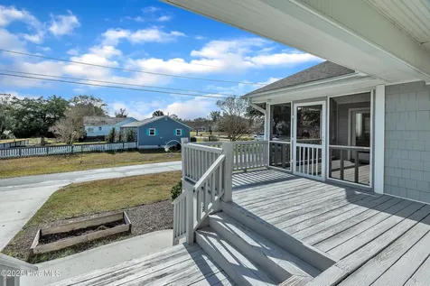 213 Mansfield Parkway Morehead City NC 28557