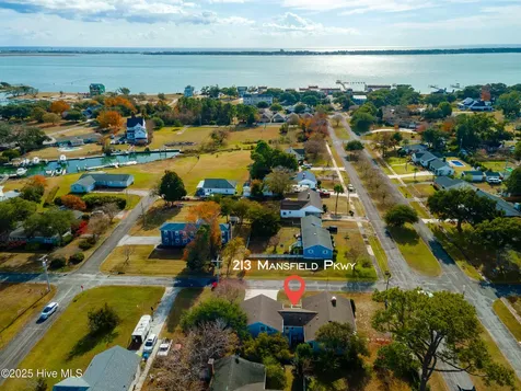 213 Mansfield Parkway Morehead City NC 28557
