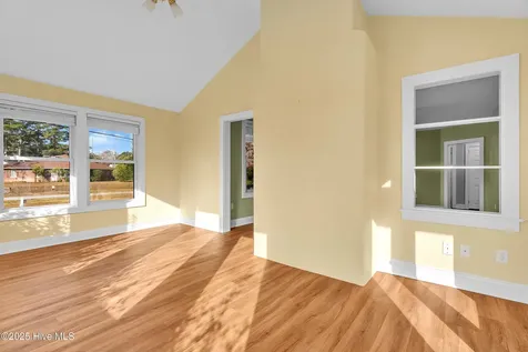 213 Mansfield Parkway Morehead City NC 28557