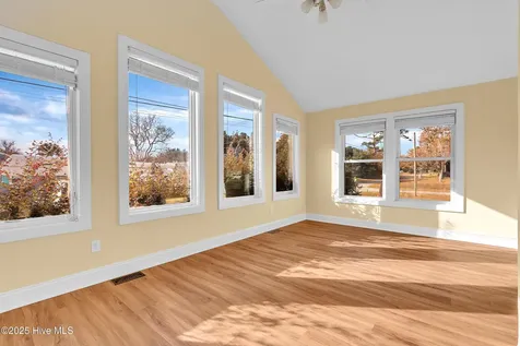 213 Mansfield Parkway Morehead City NC 28557