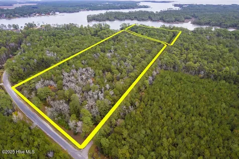 202 Mills Road Oriental NC 28571