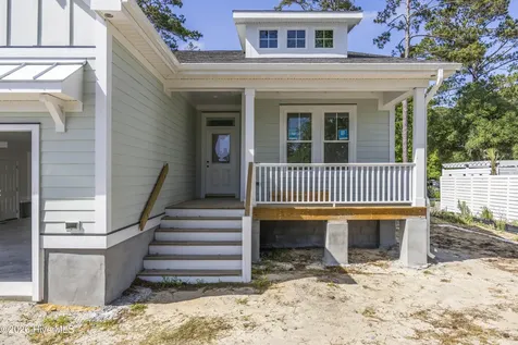 418 Raven Glen Drive Southport NC 28461